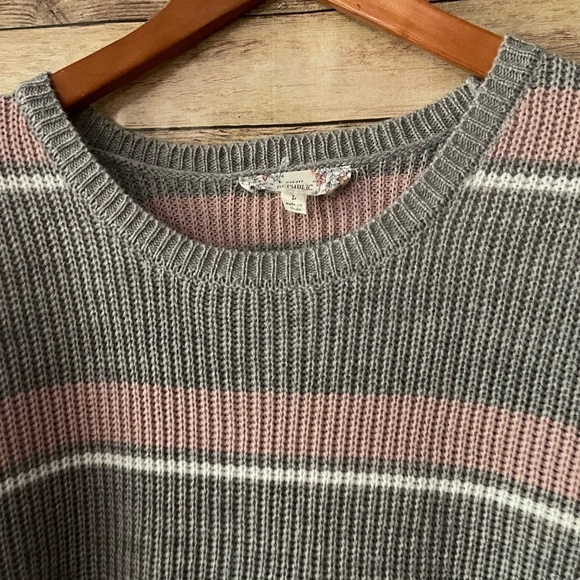 Pink Republic Women’s Pink Gray Striped Sweater With Tie Size: Large - Picture 3 of 7